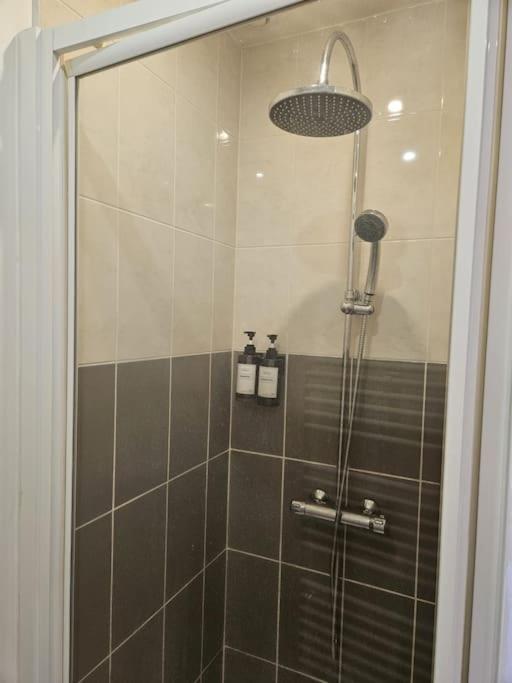 Beautiful F2 Apartment 5 Stops By Train From Paris Moret sur Loing Bagian luar foto